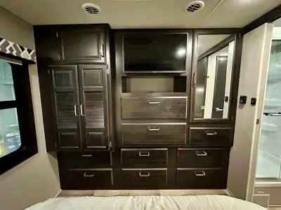 2021 Entegra Coach Vision XL 34B photo 29