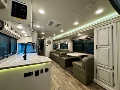 2021 Entegra Coach Vision XL 34B photo 3
