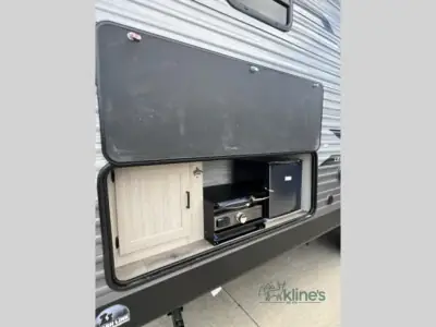 2026 Coachmen Catalina Legacy Edition 293TQBSCK photo 12