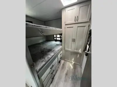 2026 Coachmen Catalina Legacy Edition 293TQBSCK photo 3