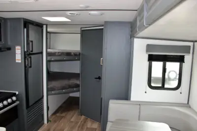 2022 Keystone Bullet Crossfire 2430BH photo 15