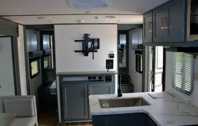 2022 Keystone Bullet Crossfire 2430BH photo 18
