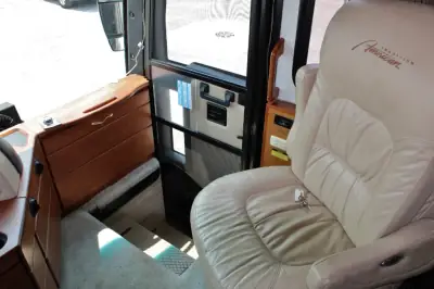 2003 American Coach AMERICAN COACH SELL PENDING TRADITION 40M photo 17