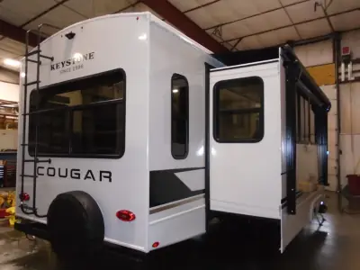 2026 Keystone Cougar Half-Ton 29RLP photo 5