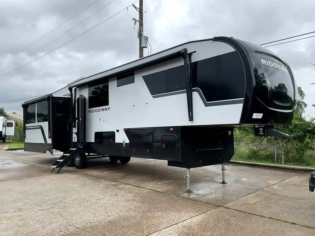 2027 K-Z RIDGEWAY 36MBL exterior