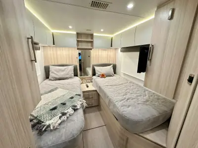 2022 Leisure Travel Unity U24TB photo 29