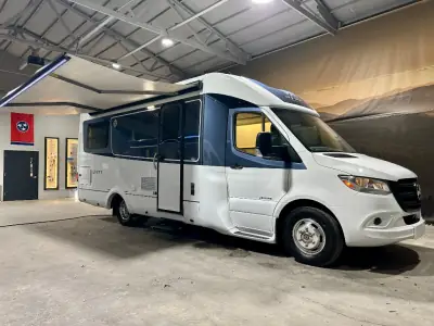 2022 Leisure Travel Unity U24TB photo 38