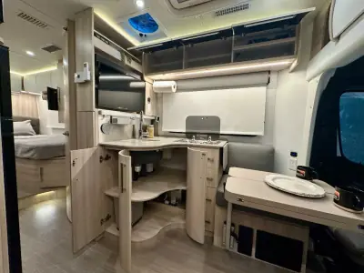 2022 Leisure Travel Unity U24TB photo 17