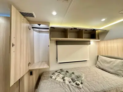 2022 Leisure Travel Unity U24TB photo 33