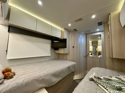 2022 Leisure Travel Unity U24TB photo 37