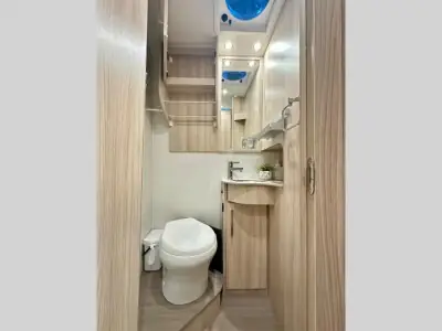 2022 Leisure Travel Unity U24TB photo 25