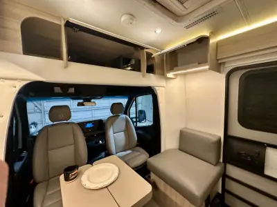 2022 Leisure Travel Unity U24TB photo 15
