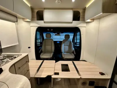 2022 Leisure Travel Unity U24TB photo 11