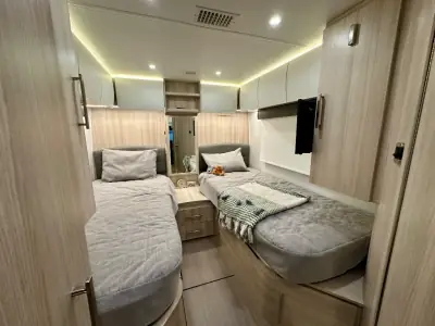2022 Leisure Travel Unity U24TB photo 6