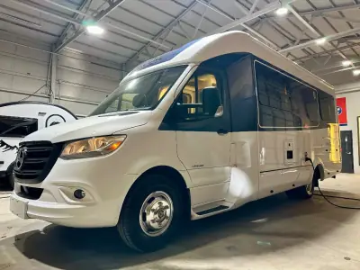 2022 Leisure Travel Unity U24TB photo 54
