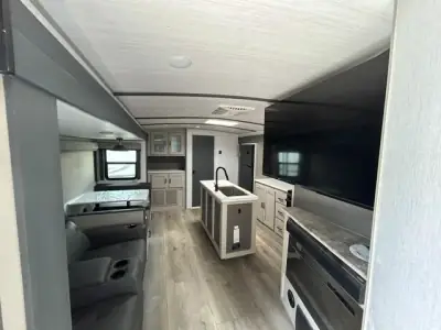 2023 Forest River WILDWOOD 310BHI photo 6