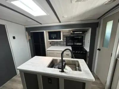 2023 Forest River WILDWOOD 310BHI photo 7