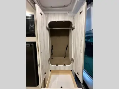 2025 Entegra Coach ARC 18C photo 24