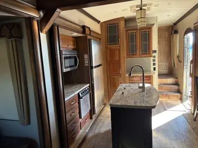 2017 Keystone MONTANA 3660RL photo 16