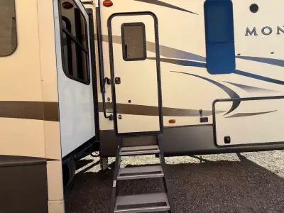 2017 Keystone MONTANA 3660RL photo 8