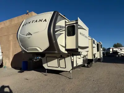 2017 Keystone MONTANA 3660RL photo 2