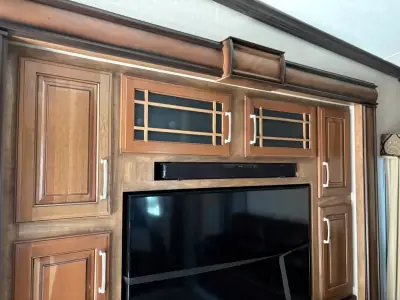 2017 Keystone MONTANA 3660RL photo 13