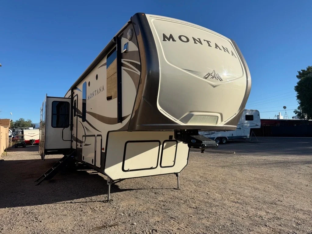 2017 Keystone MONTANA 3660RL exterior
