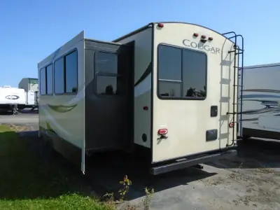 2019 Keystone Cougar Half-Ton Series 27RES photo 7