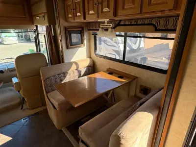 2012 Itasca SUNCRUISER 35P photo 9