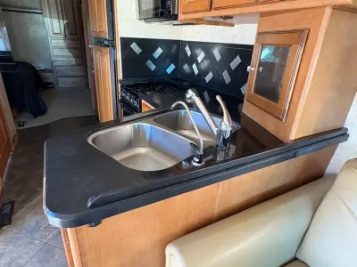2012 Itasca SUNCRUISER 35P photo 15