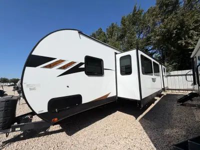 2023 Forest River Wildwood Platinum 31KQBTS photo 9