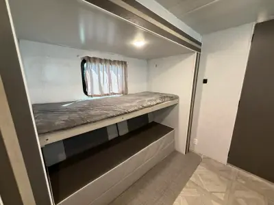 2023 Forest River Wildwood Platinum 31KQBTS photo 5