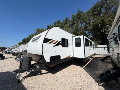 2023 Forest River Wildwood Platinum 31KQBTS photo 6