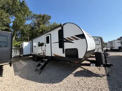 2023 Forest River Wildwood Platinum 31KQBTS photo 4