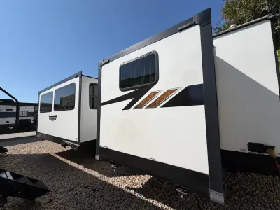 2023 Forest River Wildwood Platinum 31KQBTS photo 13