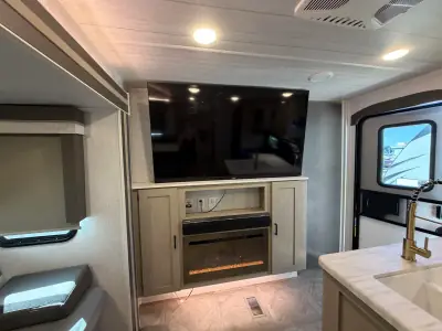 2023 Forest River Wildwood Platinum 31KQBTS photo 28