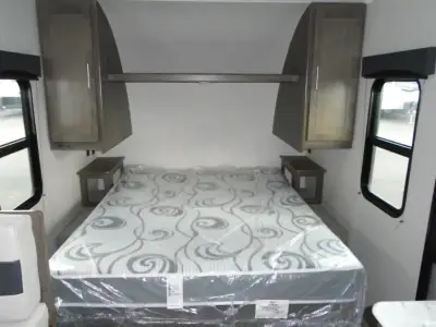 2021 Coachmen Clipper Ultra-Lite 17FQS photo 8