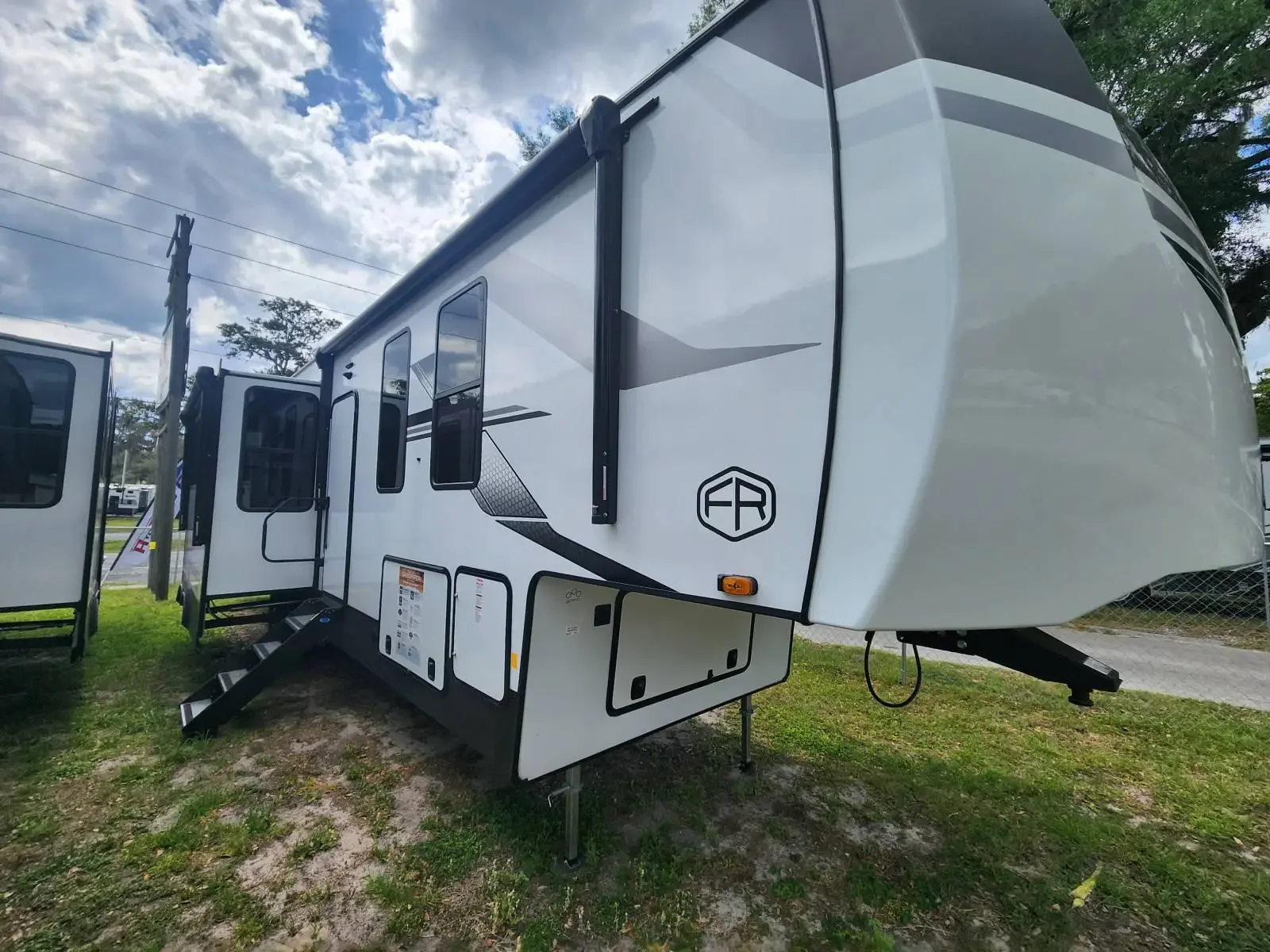 2026 Forest River SANDPIPER 4002FB exterior