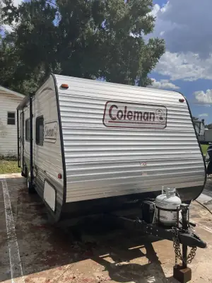 2015 Dutchmen COLEMAN LANTERN LT SERIES photo 2
