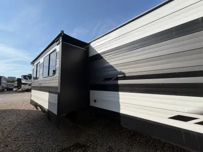 2022 Grand Design TRANSCEND XPLOR 321BH photo 6