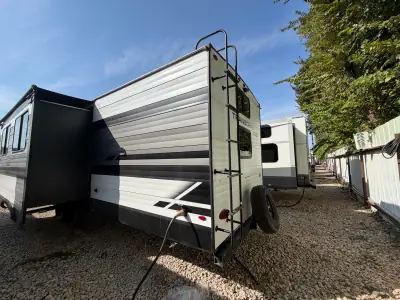 2022 Grand Design TRANSCEND XPLOR 321BH photo 8