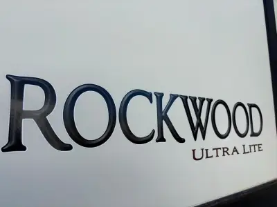 2017 Forest River ROCKWOOD ULTRA LITE 2606WS photo 3