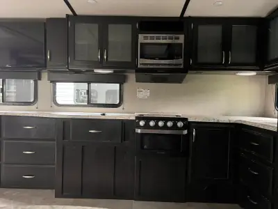 2019 Forest River GRAND DESIGN 2820T photo 3