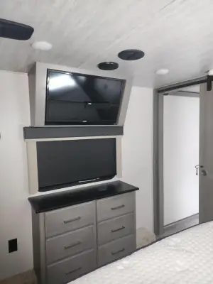 2020 Keystone Montana 3120RL photo 11