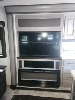 2020 Keystone Montana 3120RL photo 5