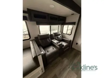 2026 Venture SportTrek ST327VIK photo 9