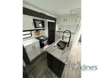2026 Venture SportTrek ST327VIK photo 5