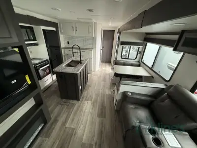 2026 Venture SportTrek ST327VIK photo 4