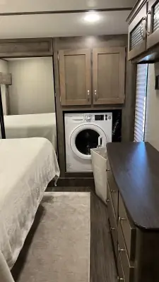 2018 Keystone SPRINTER 3531FWDEN photo 4