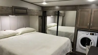 2018 Keystone SPRINTER 3531FWDEN photo 5